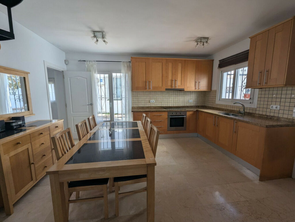 Townhouse Calahonda Málaga - image 22