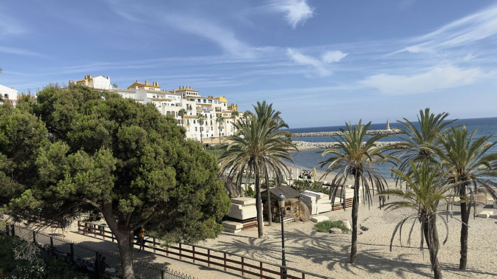 Middle Floor Apartment Puerto Banús Málaga - image 22