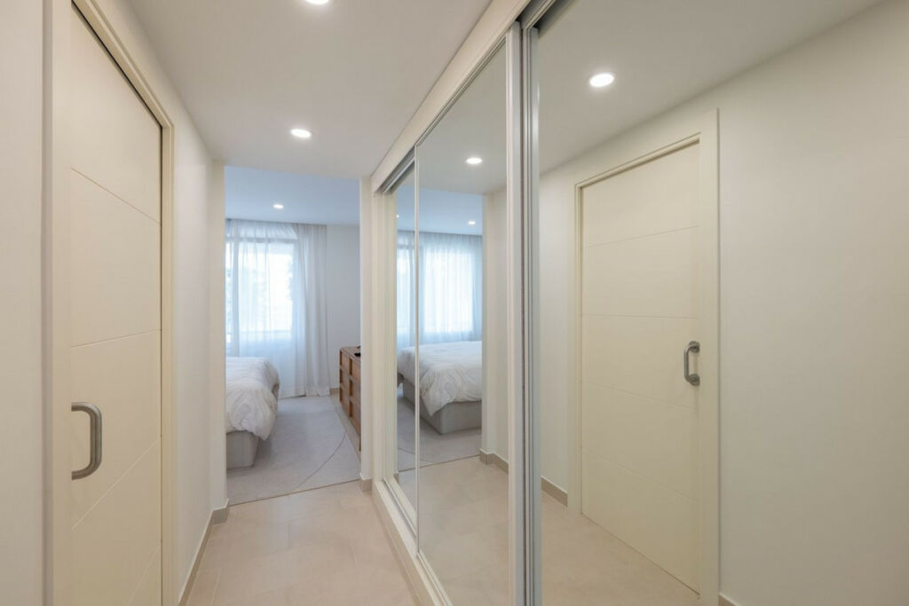 Middle Floor Apartment Estepona Málaga - image 22
