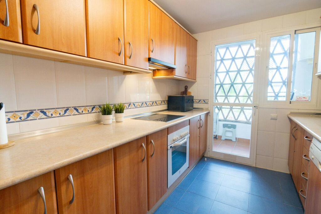 Middle Floor Apartment Estepona Málaga - image 22