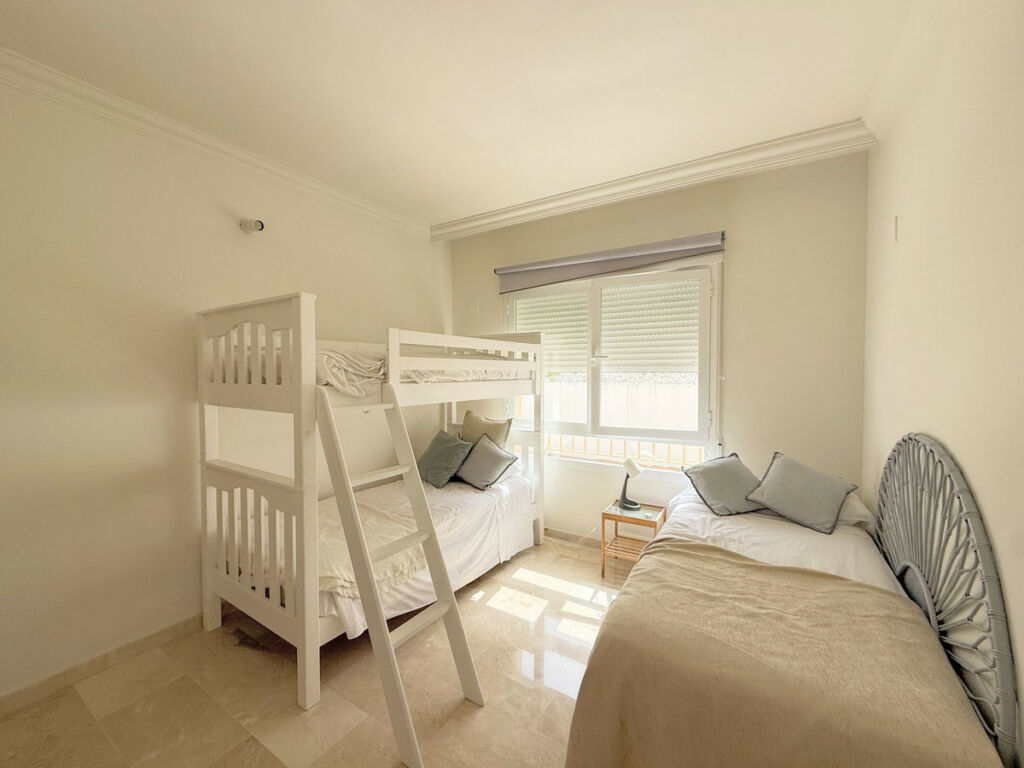 Ground Floor Apartment La Duquesa Málaga - image 22