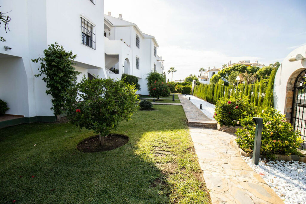 Penthouse Nueva Andalucía Málaga - image 22