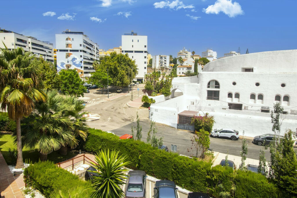 Middle Floor Apartment Estepona Málaga - image 22