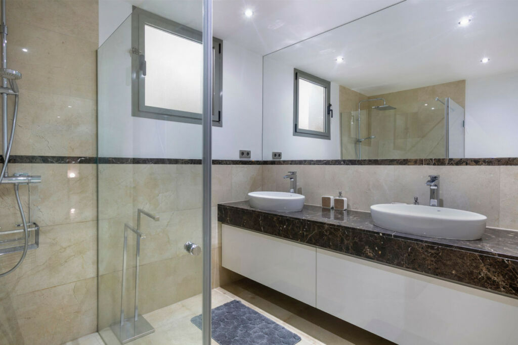 Detached Villa Benahavís Málaga - image 22