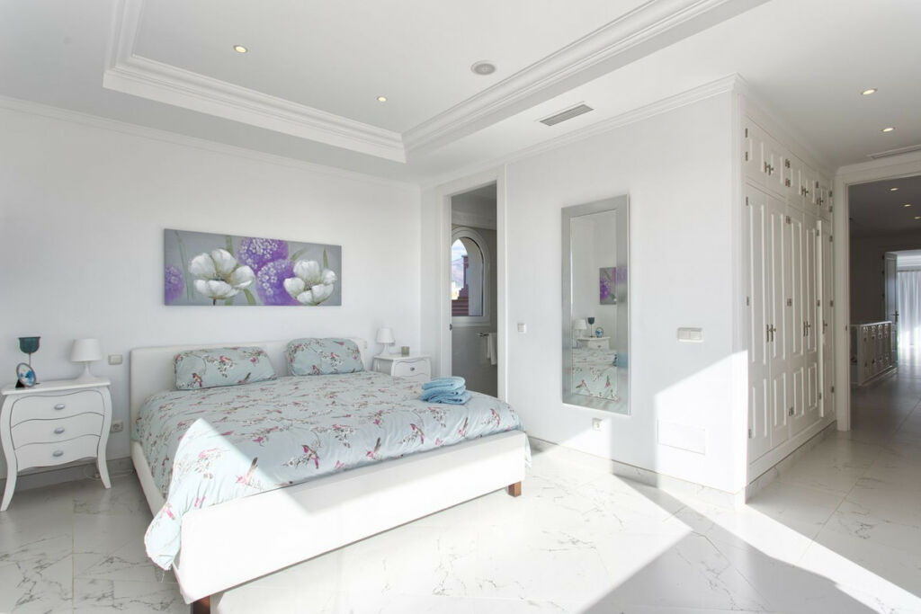Detached Villa Los Flamingos Málaga - image 22