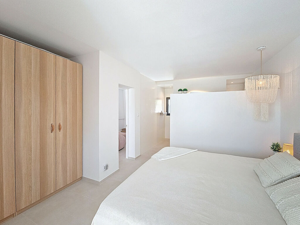 Detached Villa Estepona Málaga - image 23