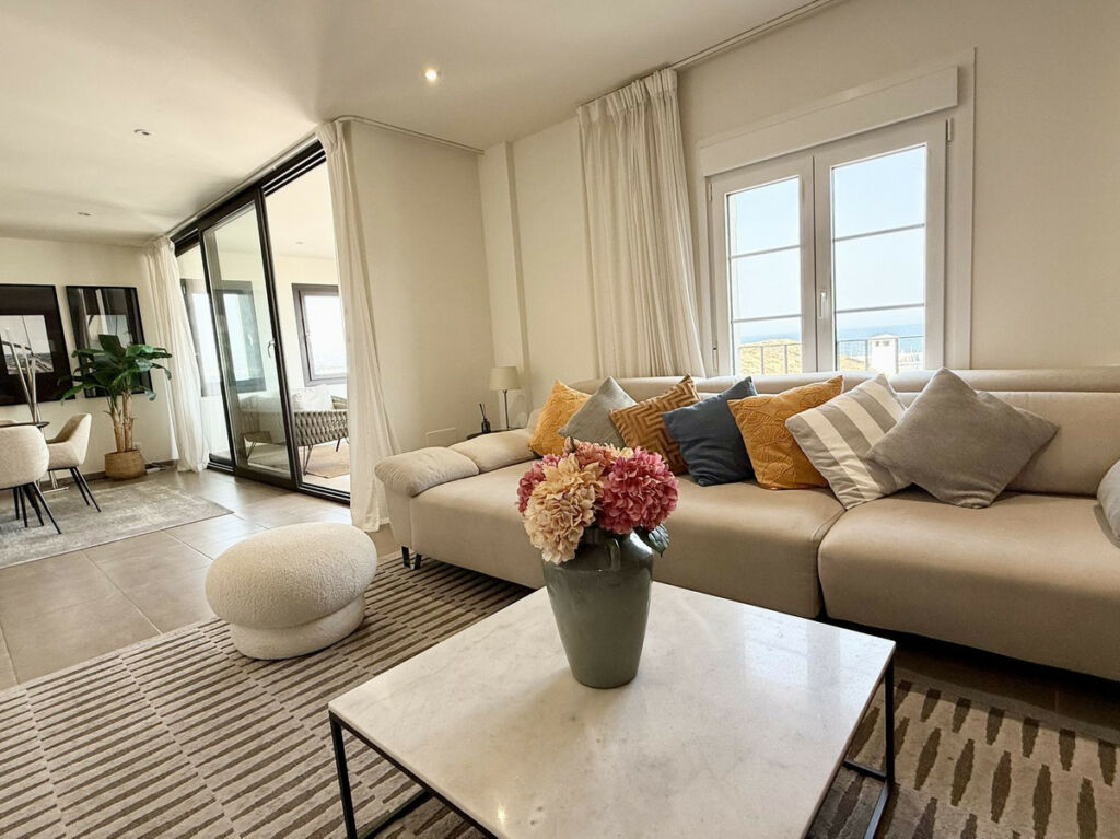 Middle Floor Apartment Puerto Banús Málaga - image 16