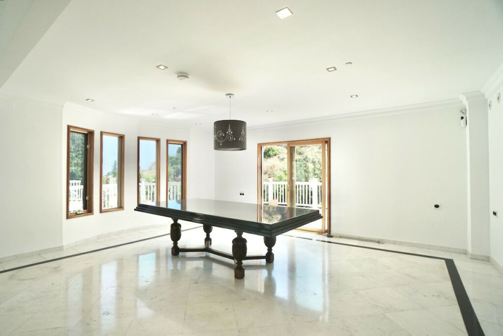 Detached Villa Benahavís Málaga - image 22