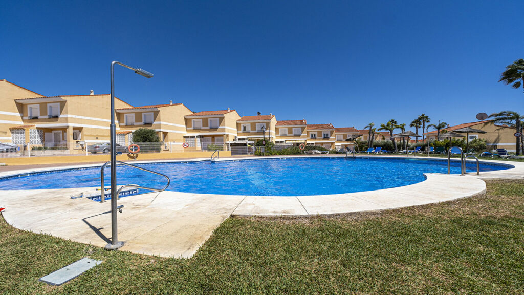 Townhouse La Duquesa Málaga - image 22