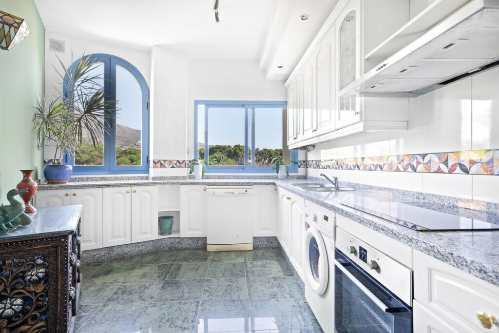 Penthouse Duplex Torrequebrada Málaga - image 25