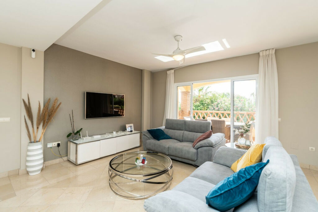 Detached Villa Riviera del Sol Málaga - image 22