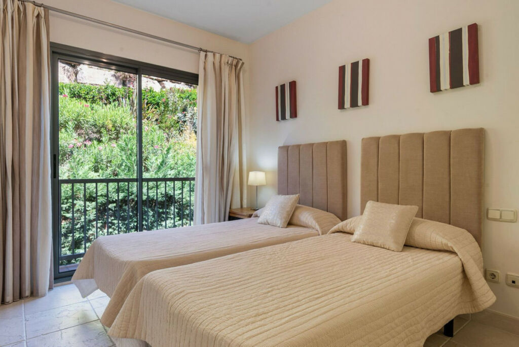Middle Floor Apartment Los Flamingos Málaga - image 22