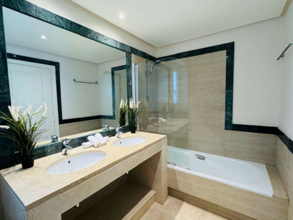 Ground Floor Apartment La Quinta Málaga - image 21