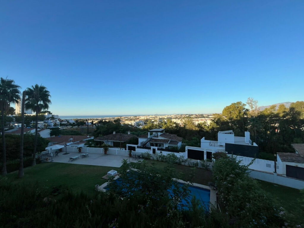 Duplex Nueva Andalucía Málaga - image 22