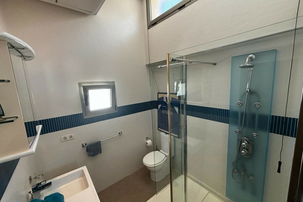 Detached Villa Cox Alicante - image 22