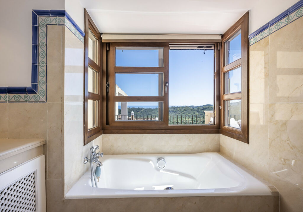 Townhouse Benahavís Málaga - image 22