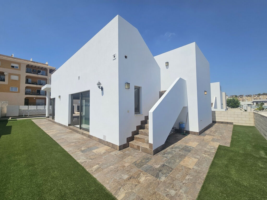 Detached Villa Villamartin Alicante - image 23