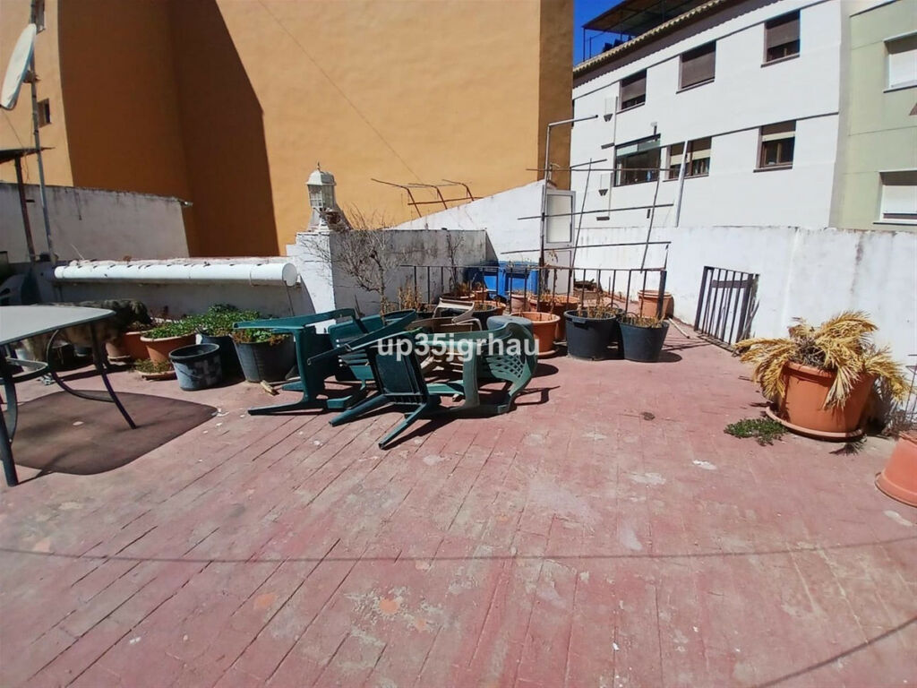 Detached Villa Estepona Málaga - image 22