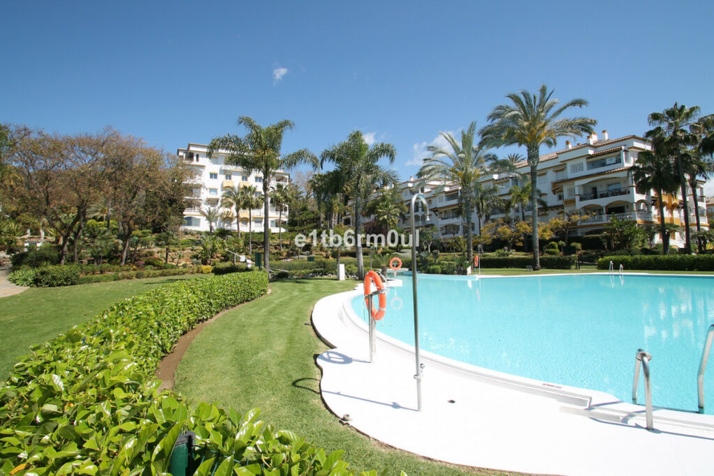 Middle Floor Apartment The Golden Mile Málaga - image 22