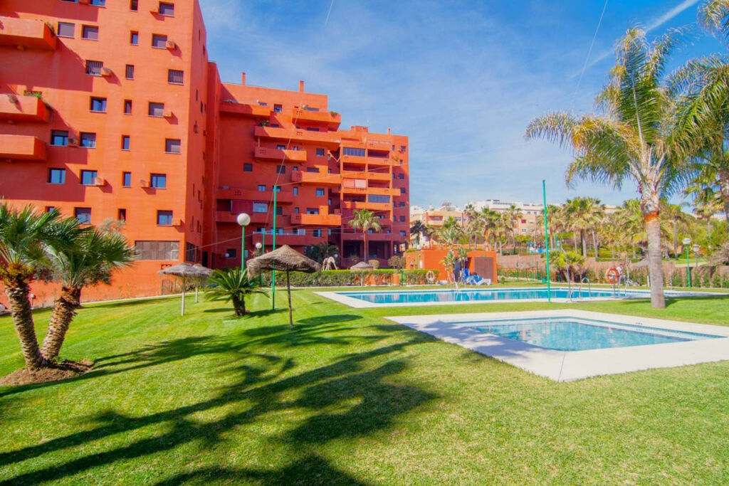 Middle Floor Apartment Estepona Málaga - image 22