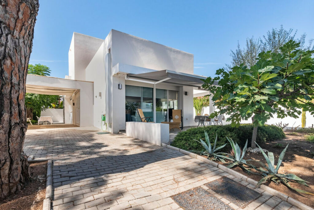 Detached Villa Marbella Málaga - image 23