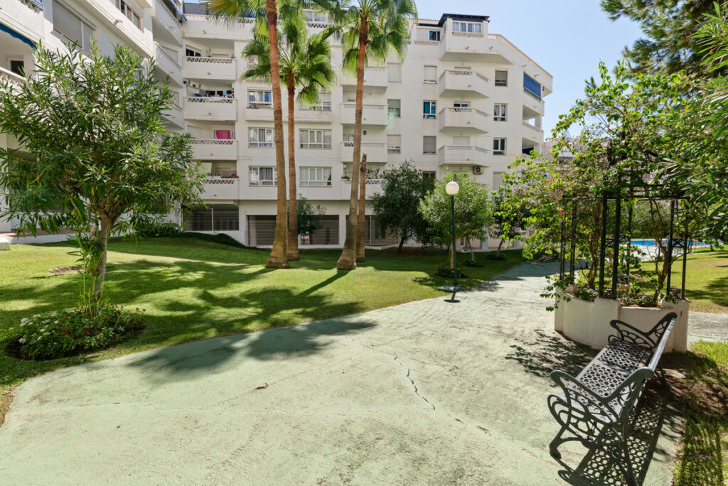 Ground Floor Apartment La Campana Málaga - image 23