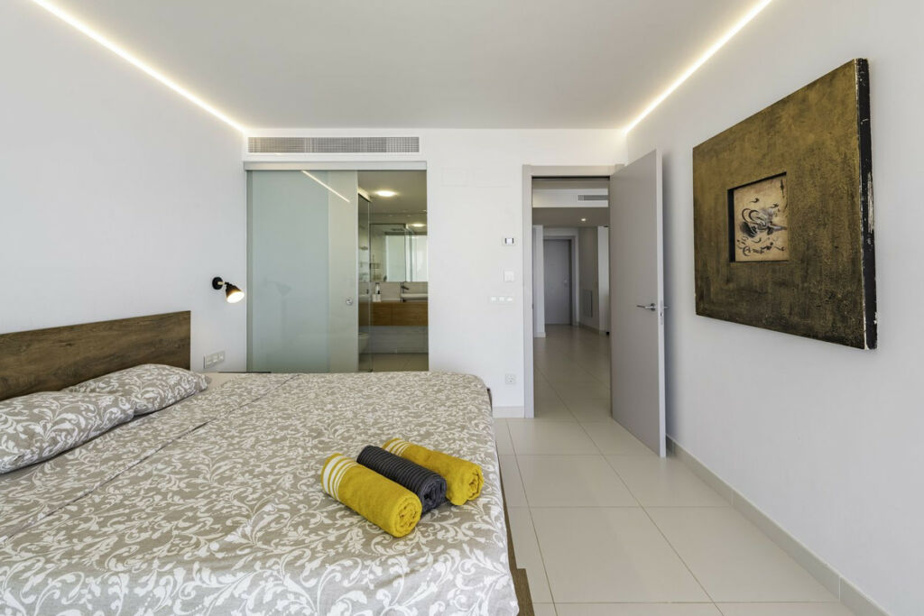Middle Floor Apartment Higueron Málaga - image 23