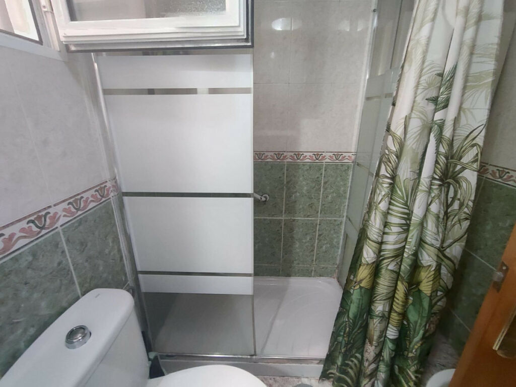 Middle Floor Apartment Torrevieja Alicante - image 23