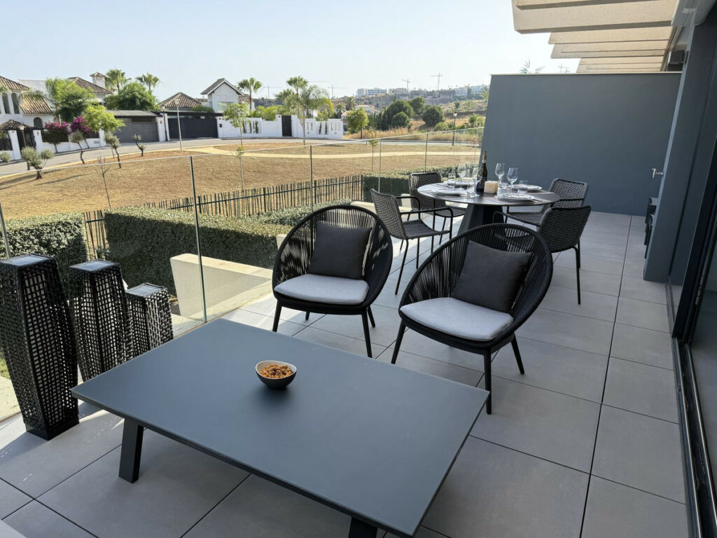 Middle Floor Apartment Estepona Málaga - image 23