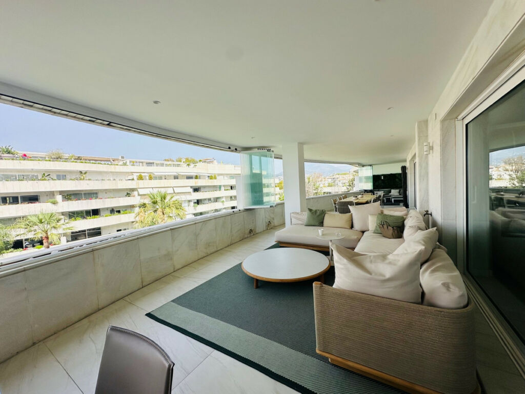 Middle Floor Apartment Puerto Banús Málaga - image 23