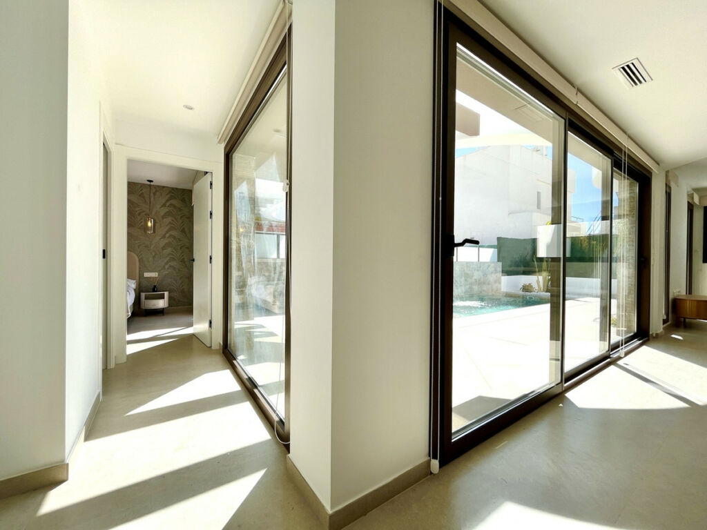 Detached Villa Rojales Alicante - image 23