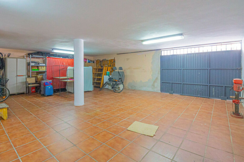 Detached Villa La Línea Cádiz - image 21