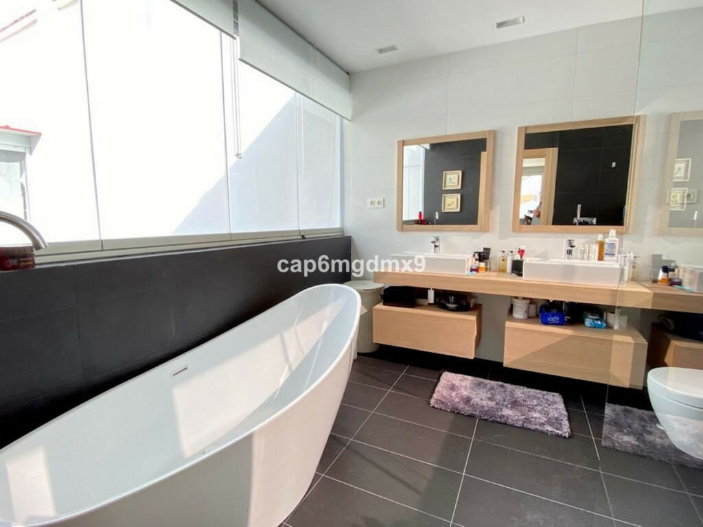 Semi-Detached House Bahía de Marbella Málaga - image 23