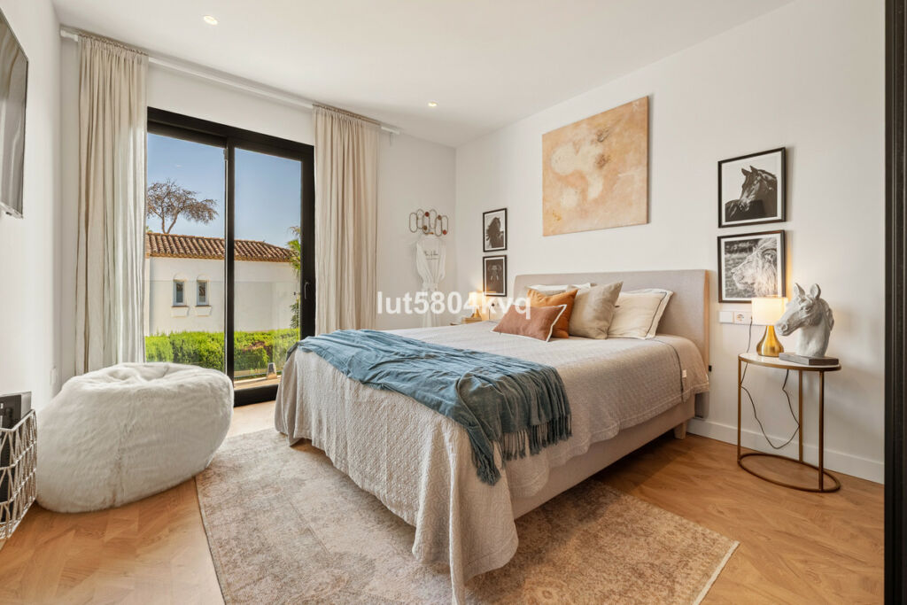 Detached Villa Nueva Andalucía Málaga - image 23