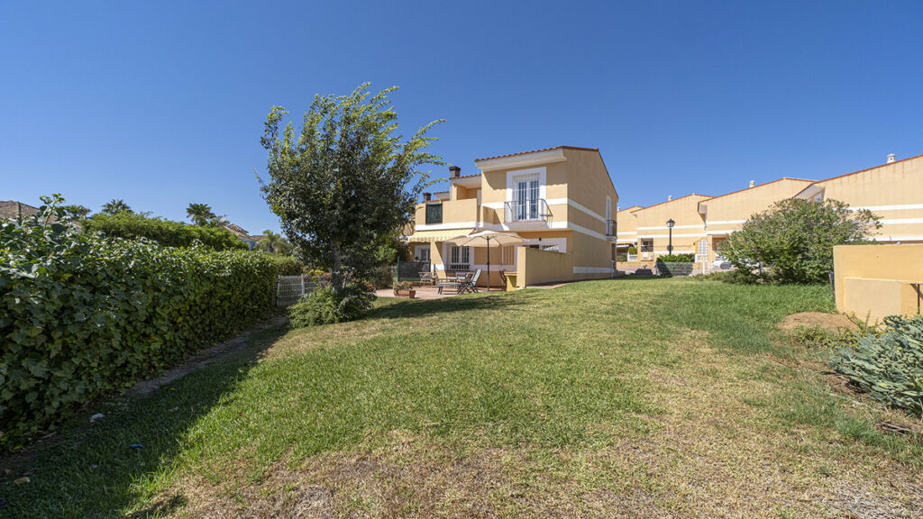 Townhouse La Duquesa Málaga - image 23