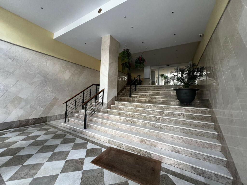 Middle Floor Apartment Puerto Banús Málaga - image 23