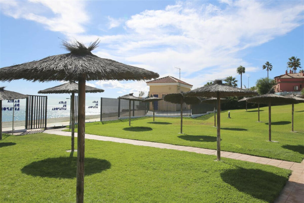 Middle Floor Apartment Estepona Málaga - image 23