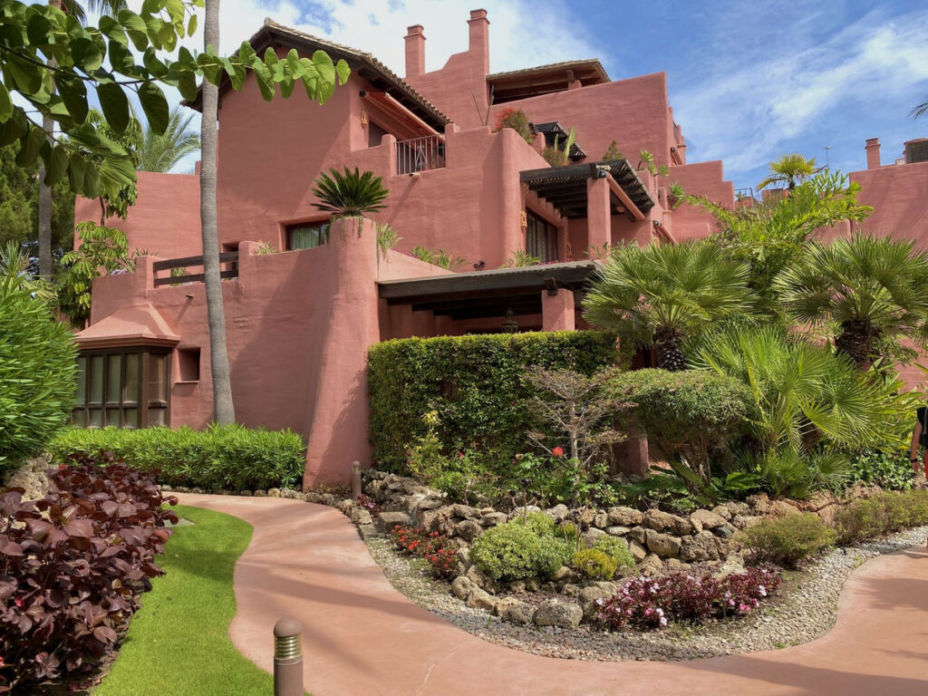 Middle Floor Apartment Estepona Málaga - image 23