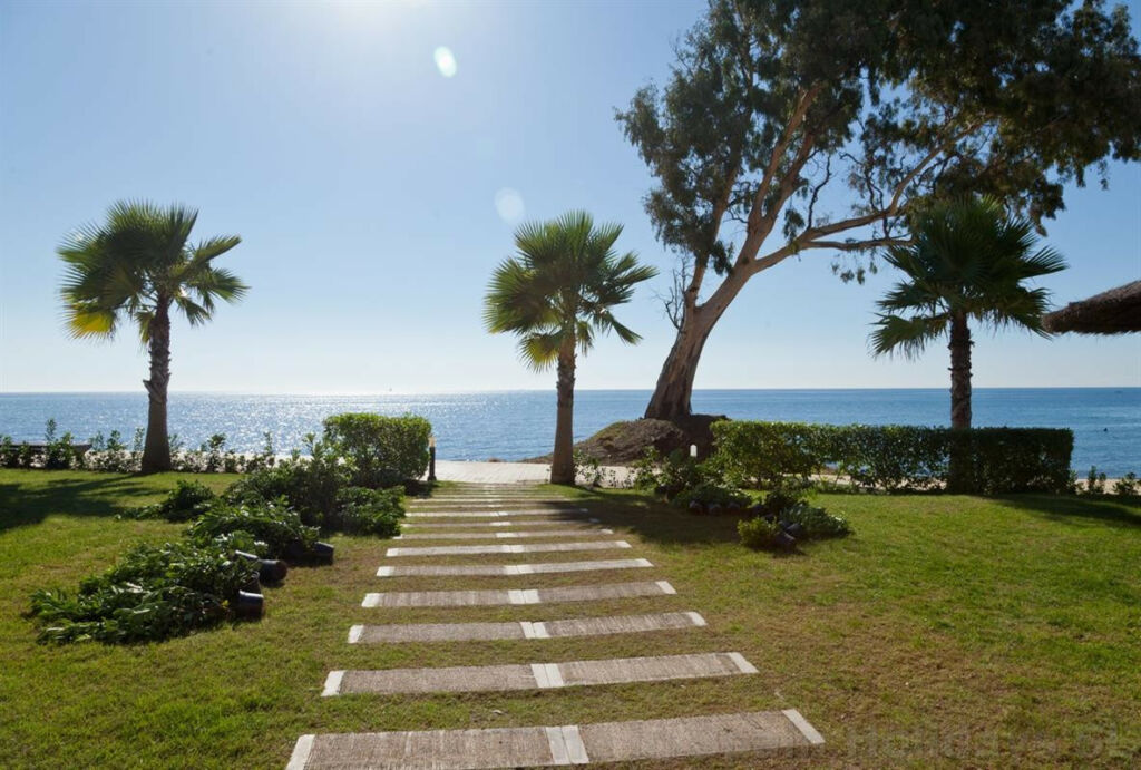 Middle Floor Apartment Estepona Málaga - image 23