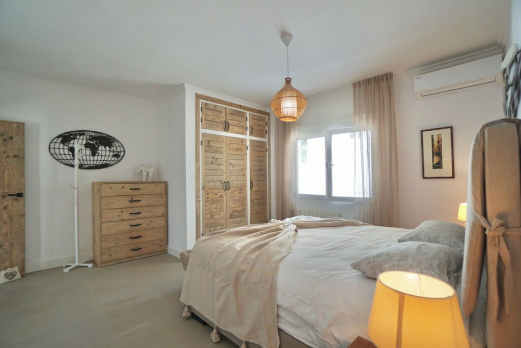 Detached Villa Montemar Alicante - image 23