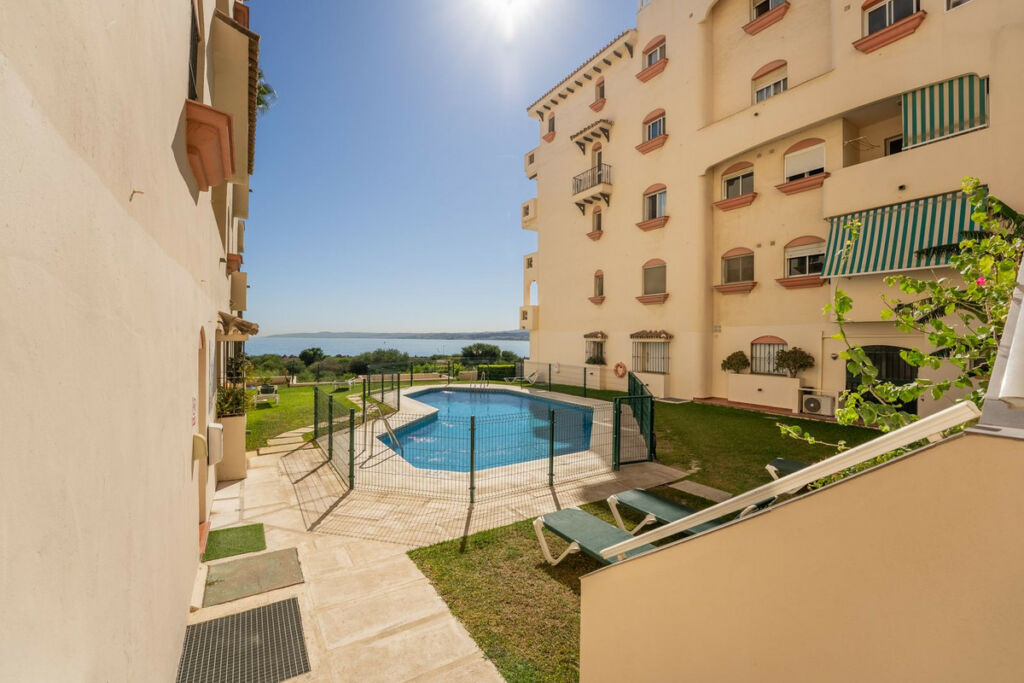 Top Floor Apartment Estepona Málaga - image 23