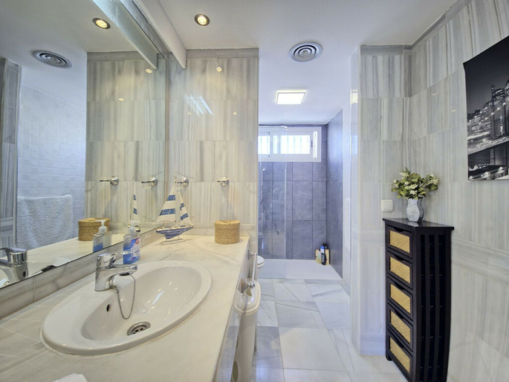 Townhouse Nueva Andalucía Málaga - image 23
