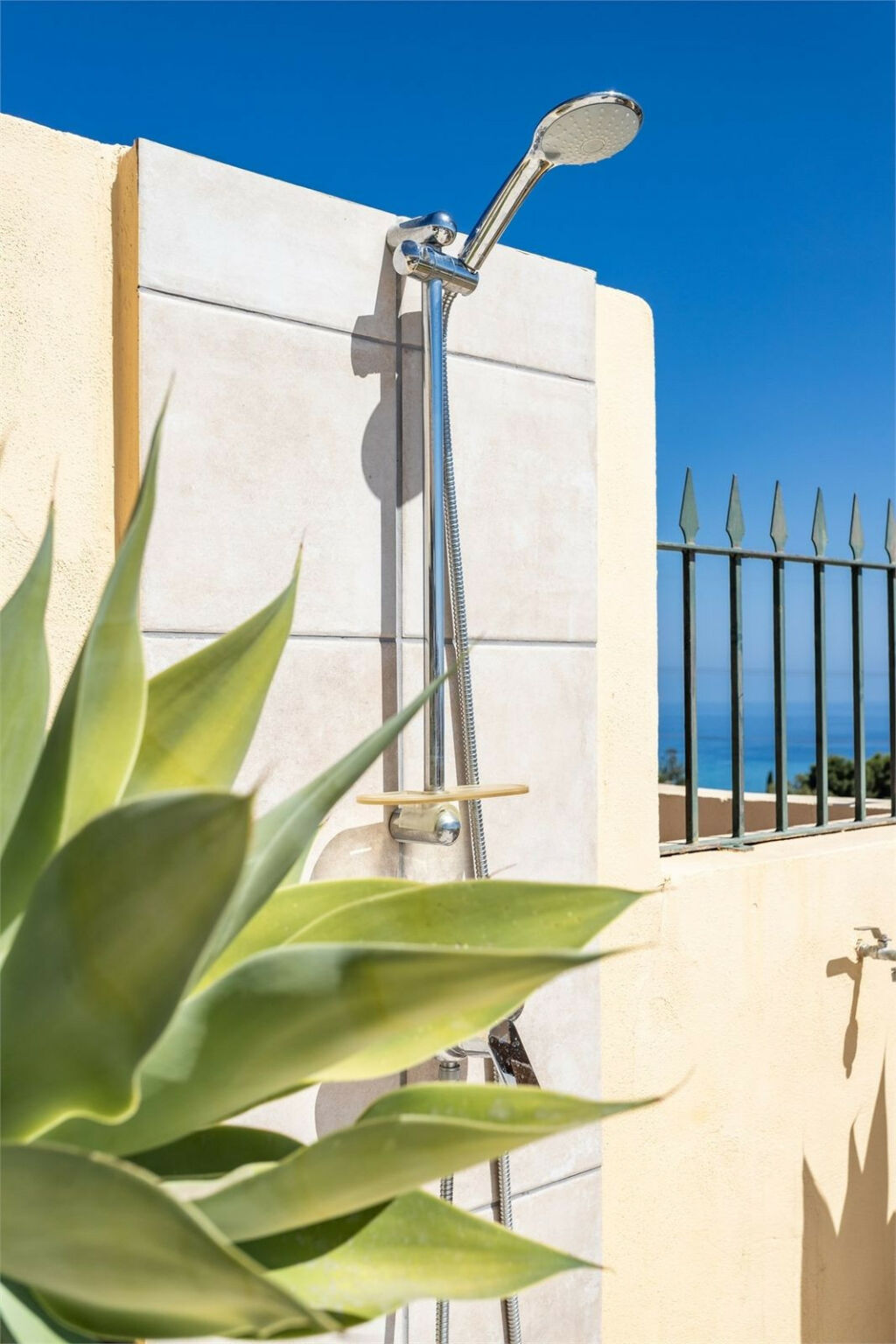 Penthouse Higueron Málaga - image 23