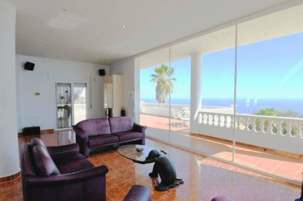 Detached Villa Sayalonga Málaga - image 23