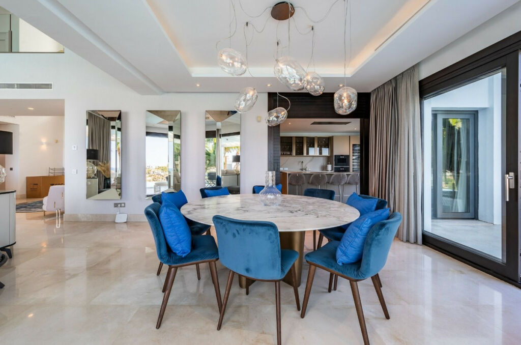 Detached Villa Los Flamingos Málaga - image 22