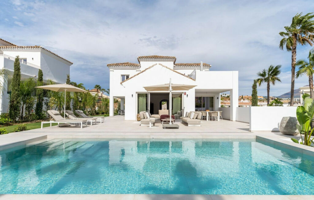 Detached Villa Manilva Málaga - image 23