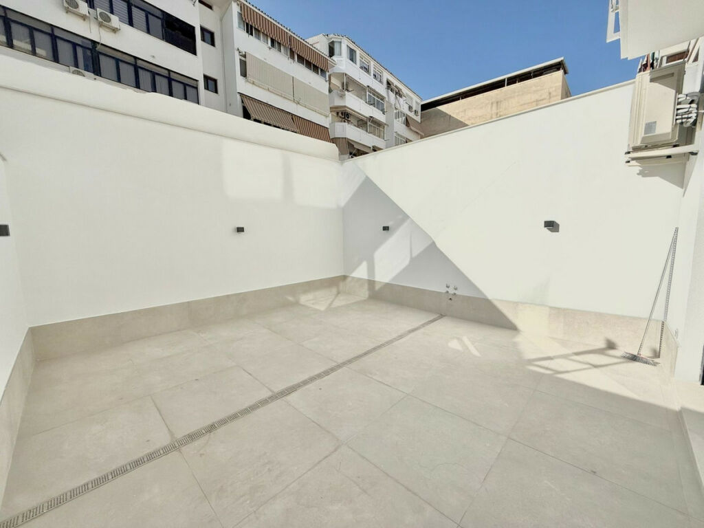 Middle Floor Apartment Fuengirola Málaga - image 23