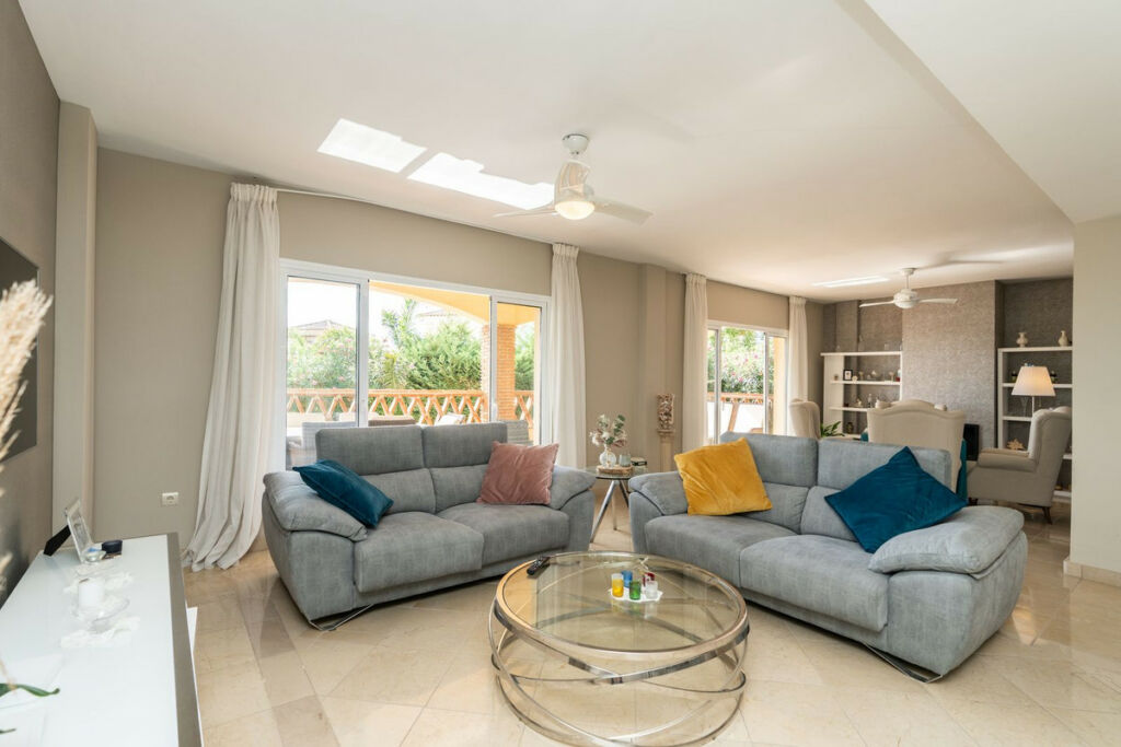 Detached Villa Riviera del Sol Málaga - image 23