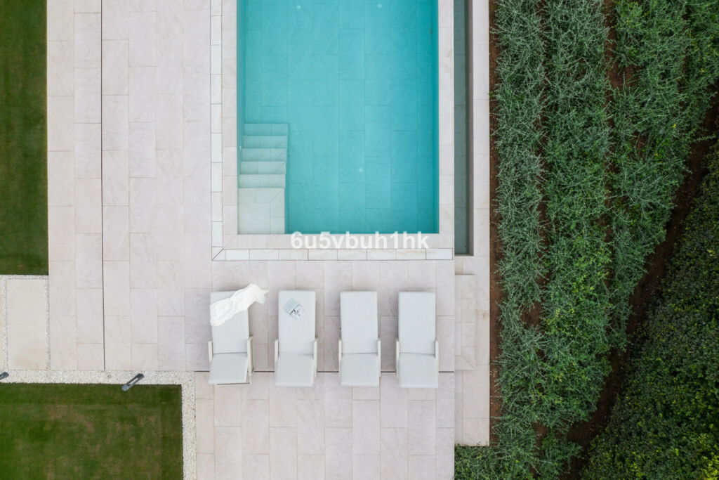 Detached Villa The Golden Mile Málaga - image 23