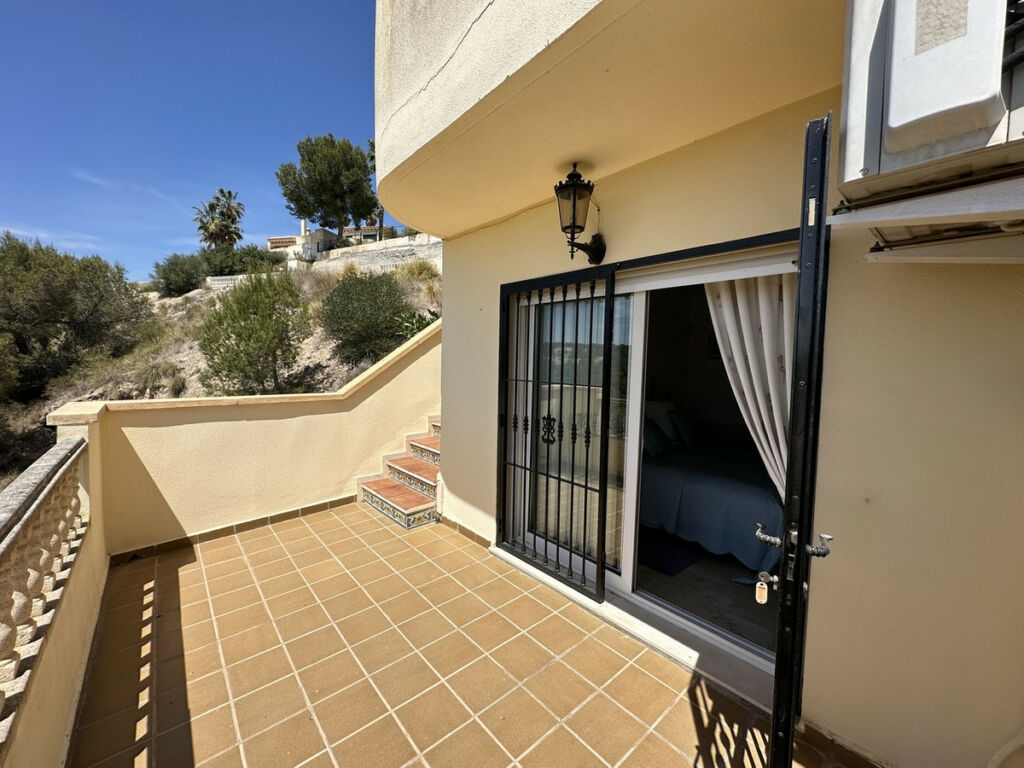 Detached Villa Villamartin Alicante - image 23